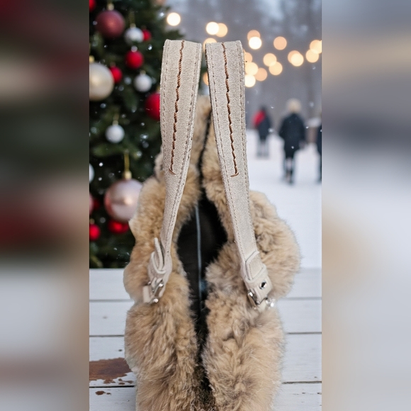 Coach Beige Tote with Fur Trim - Picture 4 of 13